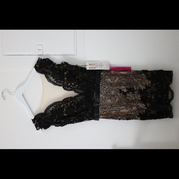 Alyce Paris Black and Nude Lace and Bead Cocktail Dress - Picture 2 of 6